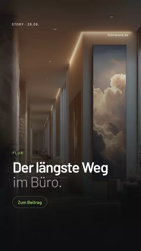 Story-Slide: Langer Bürogang mit einer leuchtenden Wolkenwand am Ende, darüber „Der längste Weg im Büro."